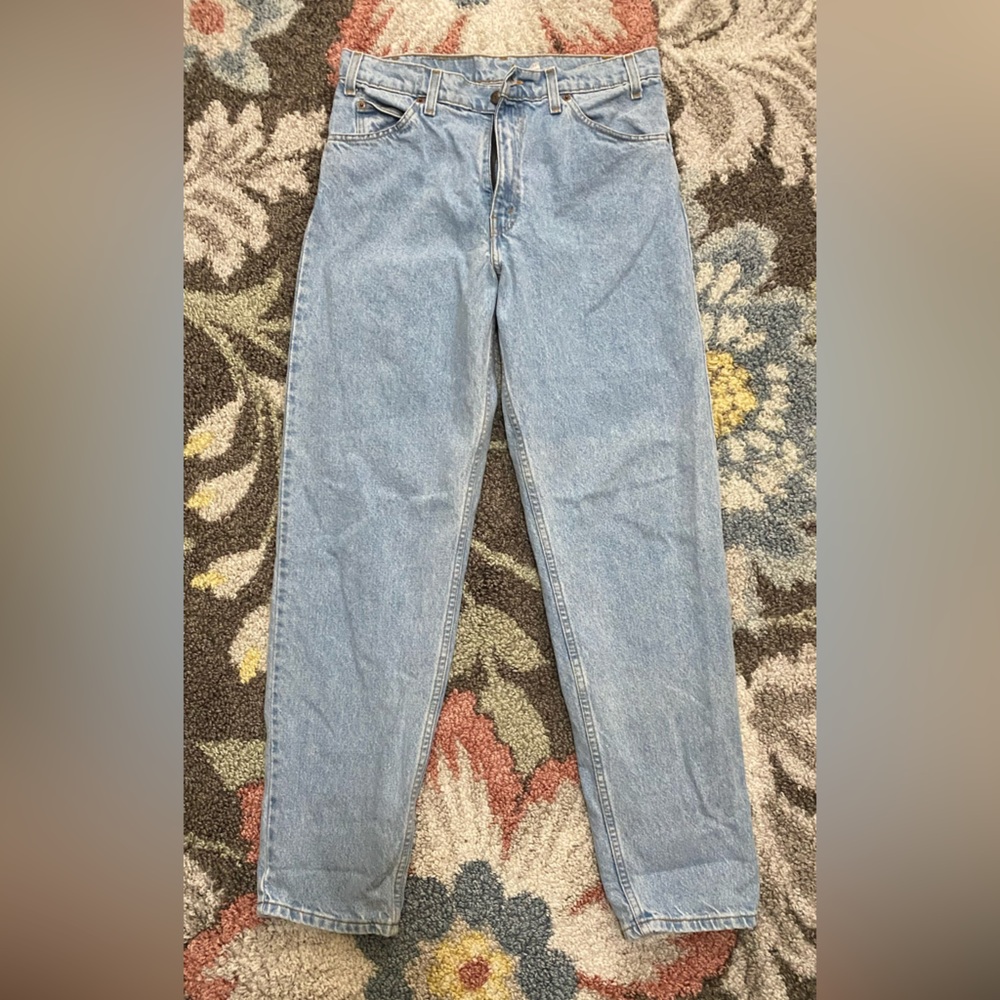 VTG orange tab LEVI'S 550 RELAXED FIT TAPERED
LEG Jeans light wash size 33